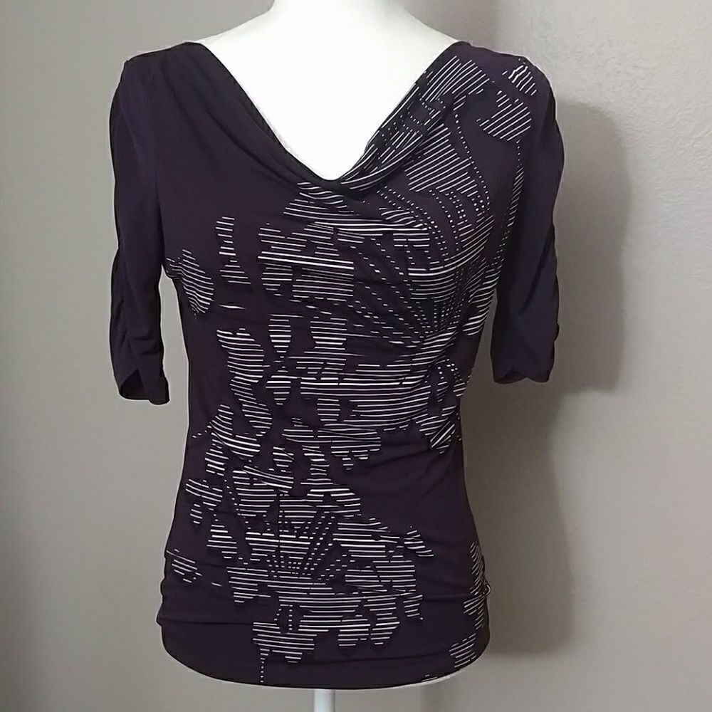 The Limited‎ Floral Top Purple 1/2 Sleeve Fitted Flowers, Size - XS